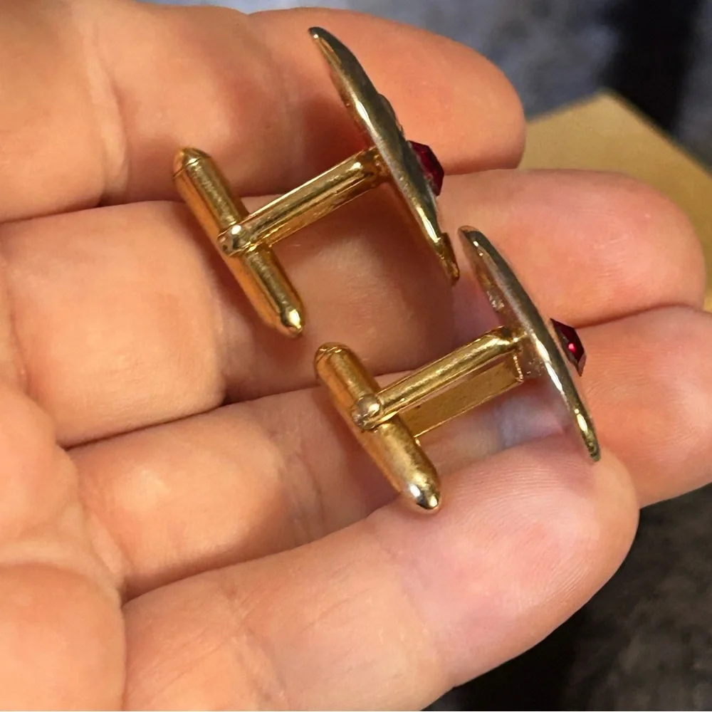 Men’s Vintage Swank gold plated red glass stone accent cuff links